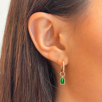 Emerald Mini U Earring Bundle on figure