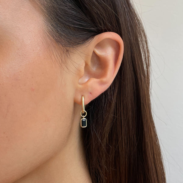 Black Onyx Mini U Bundle shown on figure in gold