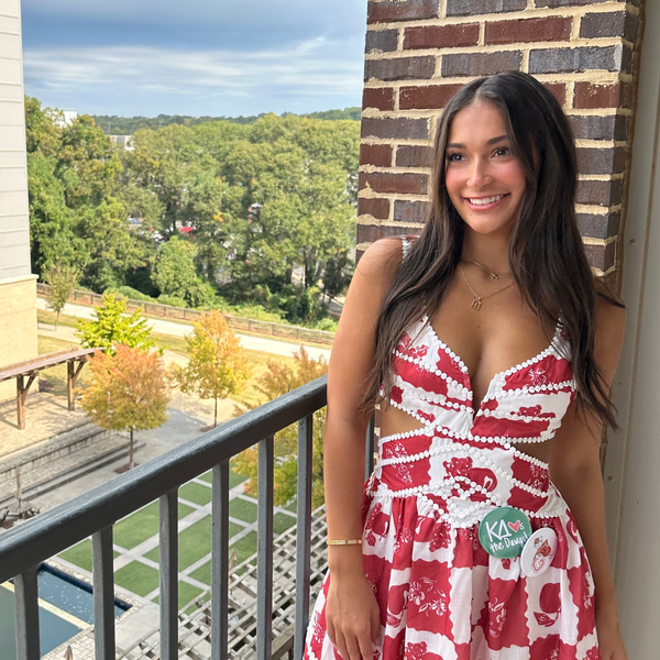 UGA Arch Pendant shown on figure in gold on Link Chain