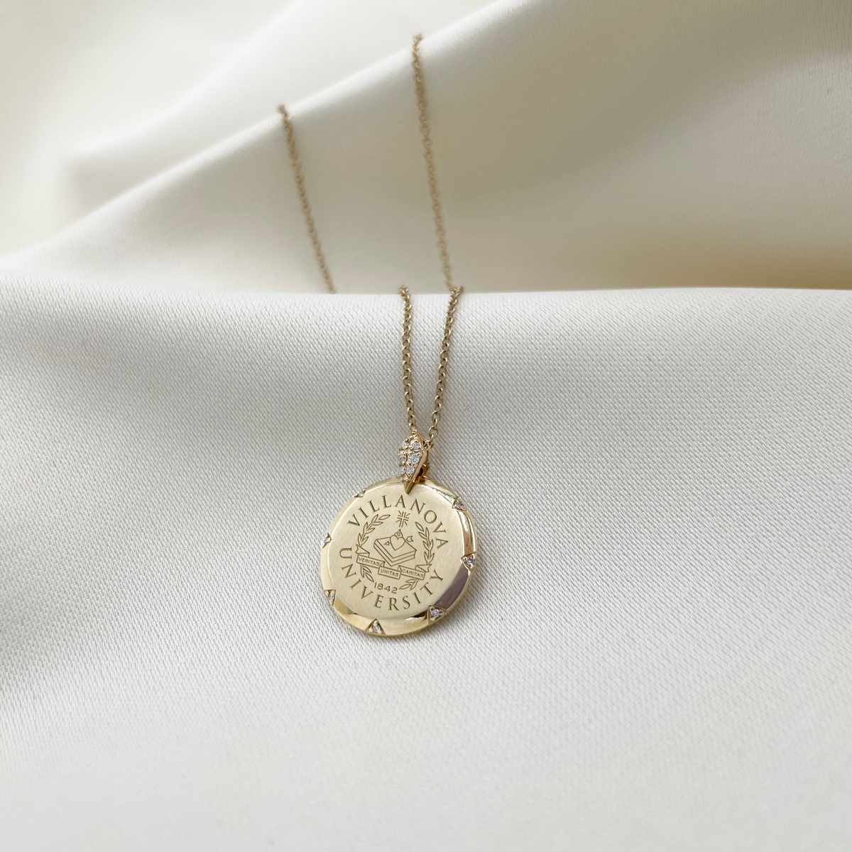 Villanova 7-Point Diamond Pendant